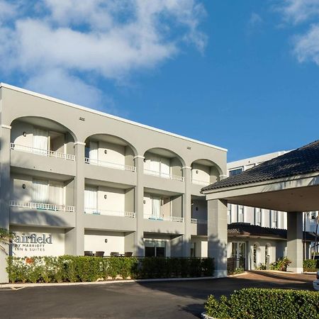 Fairfield Inn And Suites By Marriott Palm Beach Exterior photo